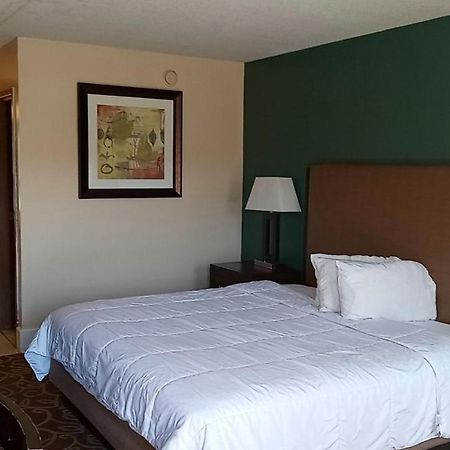Hilltop Inn Pittsburgh Crafton Екстериор снимка