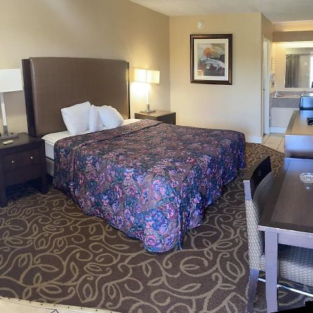 Hilltop Inn Pittsburgh Crafton Екстериор снимка