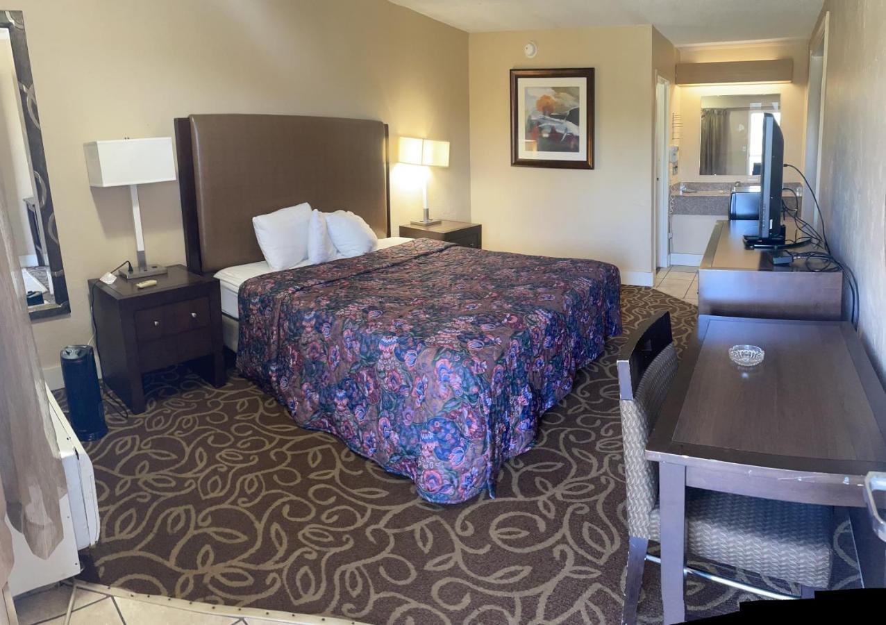 Hilltop Inn Pittsburgh Crafton Екстериор снимка