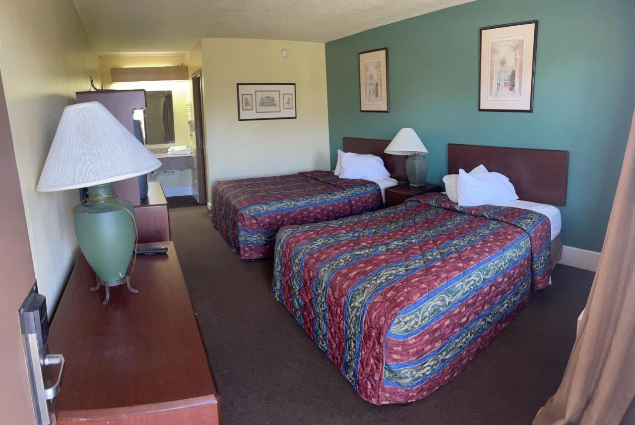 Hilltop Inn Pittsburgh Crafton Екстериор снимка