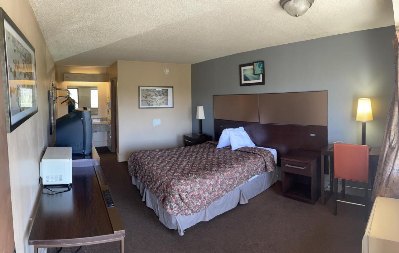 Hilltop Inn Pittsburgh Crafton Екстериор снимка