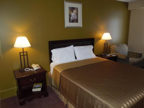 Hilltop Inn Pittsburgh Crafton Екстериор снимка