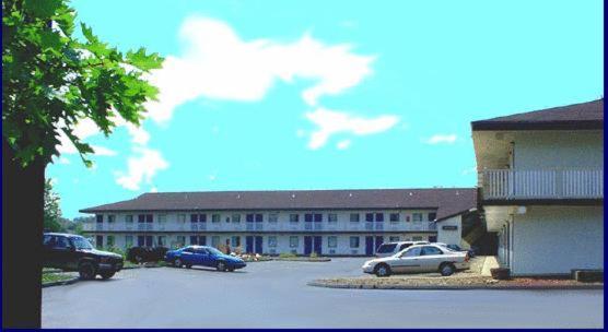 Hilltop Inn Pittsburgh Crafton Екстериор снимка
